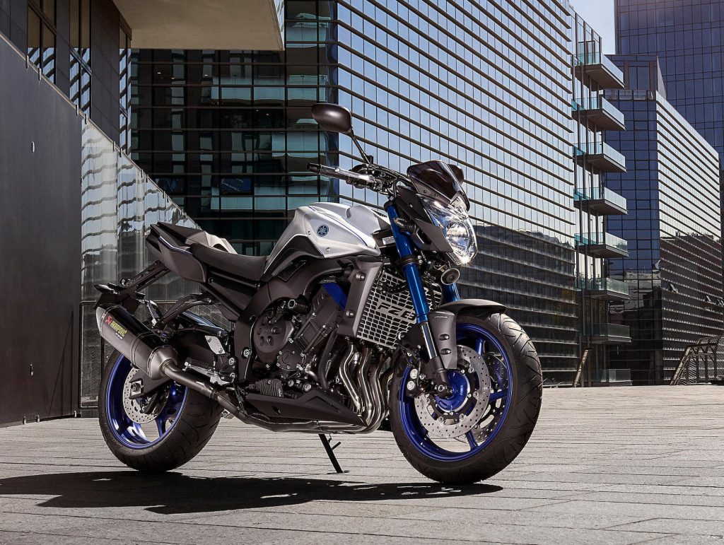 2015 Yamaha FZ8 RHS static outdoor in city