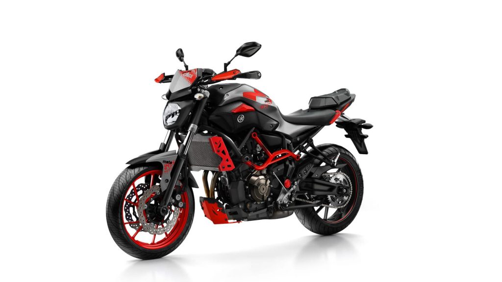 2015 Yamaha MT-07 accessories red left 3-4