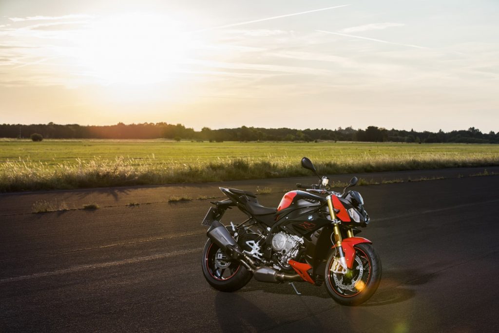 BMW S 1000 R 2017-2020 static outdoor sunrise