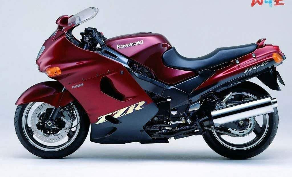 Red Kawasaki zz-r1100 or zx-11