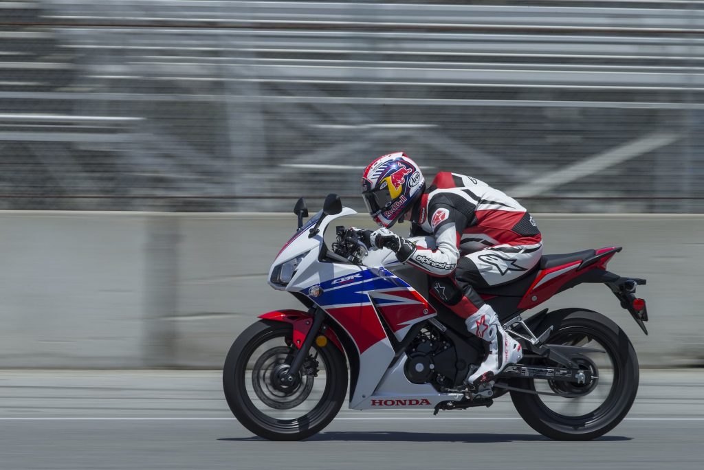 2015 Honda CBR300R action LHS riding