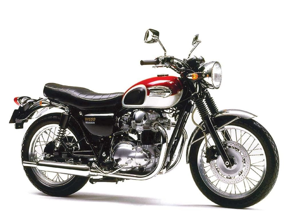 Kawasaki W650 in red and white