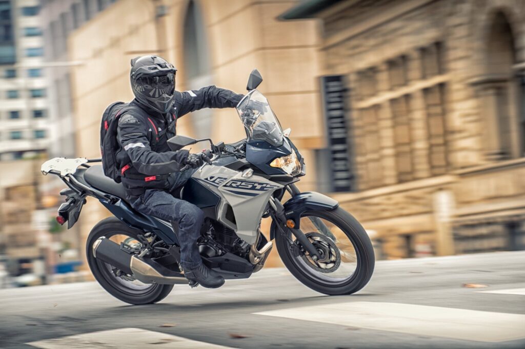 2022 KLE300 Kawasaki Versys-X 300 rhs action city