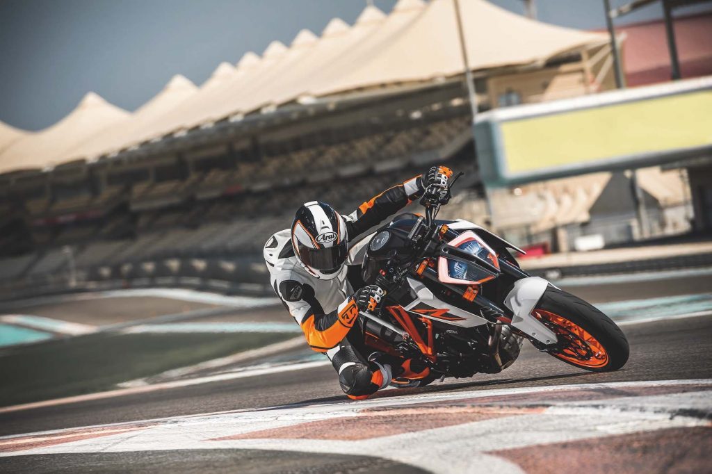 2017 2018 2019 KTM 1290 Super Duke R into right hand bend on track