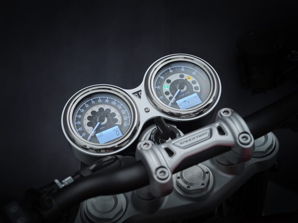 2021 Triumph Speed Twin clocks gauges instruments