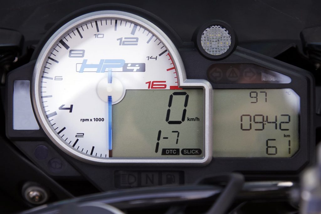 BMW HP4 studio gauge cluster details