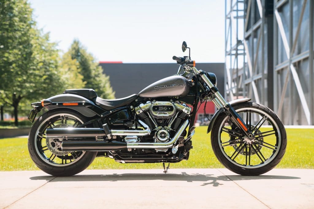 Harley-Davidson Breakout 114 FXBRS - outdoor static side profile