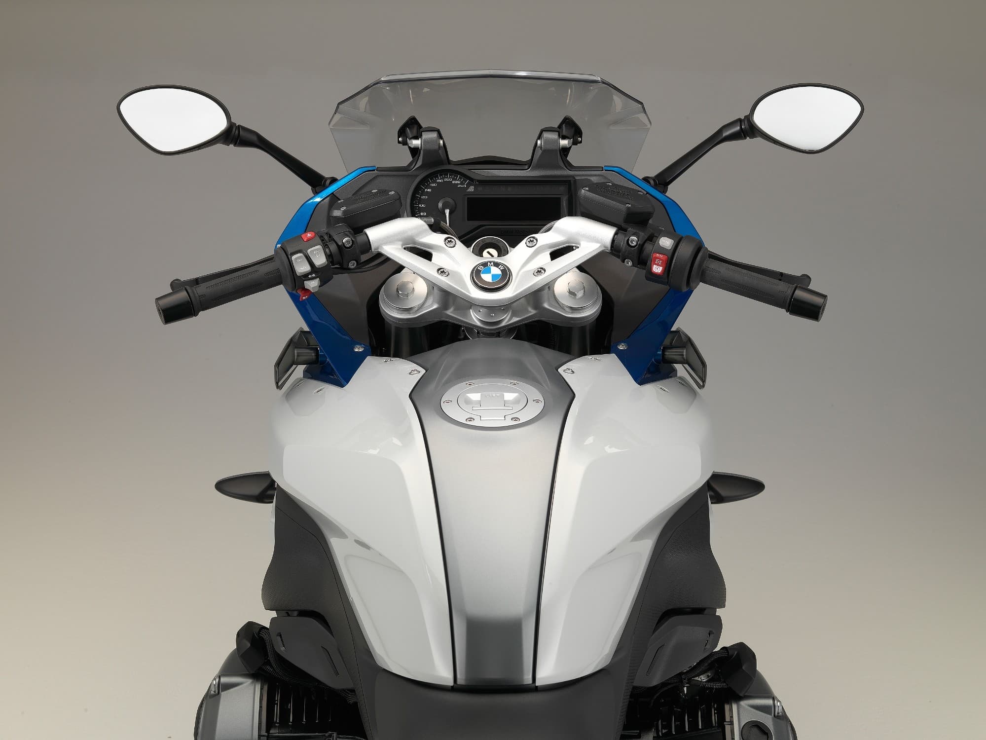 2015-2018 BMW R 1200 RS controls and display