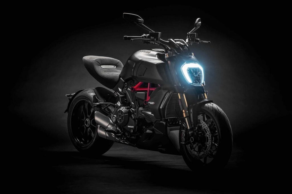Ducati Diavel 1260 S (2019-2022) Maintenance Schedule 7 2019-2021 Ducati Diavel 1260 S 10 studio DRLs