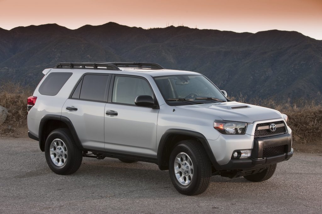 Toyota 4Runner (5th Gen, 2009+, V6) Full Maintenance Schedule and Service Intervals 17 Toyota 4Runner 5th gen