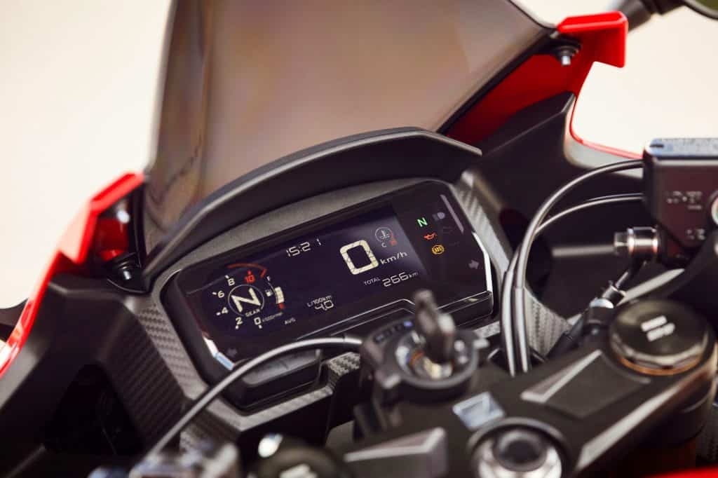 2022 Honda CBR500R Detail Dash instruments