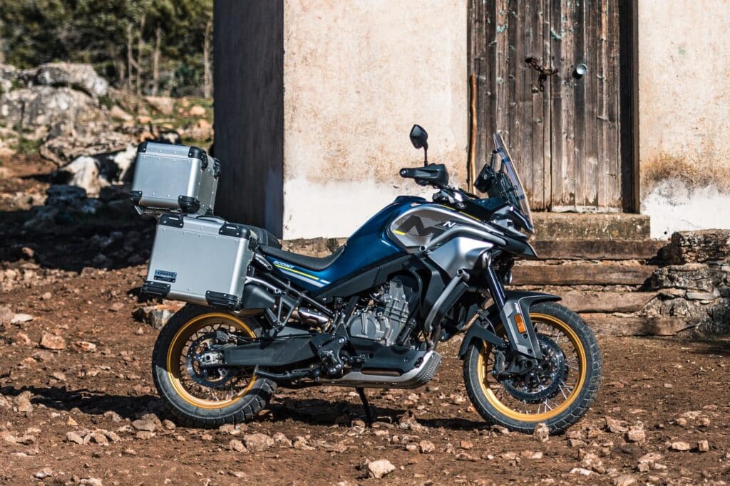 CFMOTO 800MT Touring with luggage rhs static