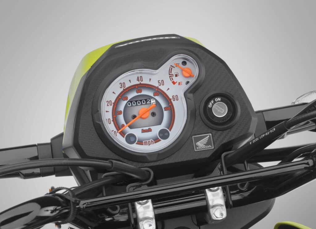 Honda Navi instruments with fuel gauge