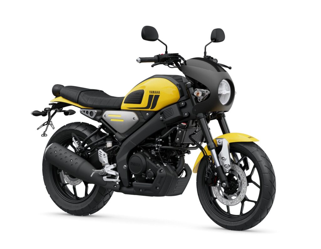 2021 Yamaha XSR125 yellow with cafe racer cowl