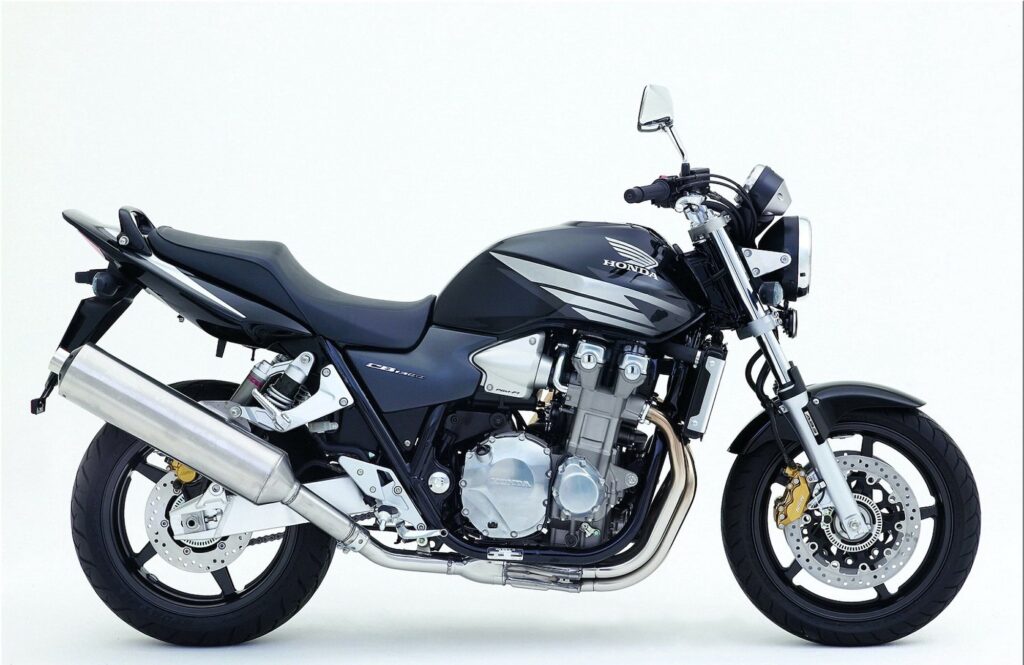 2006 Honda CB1300 black rhs studio