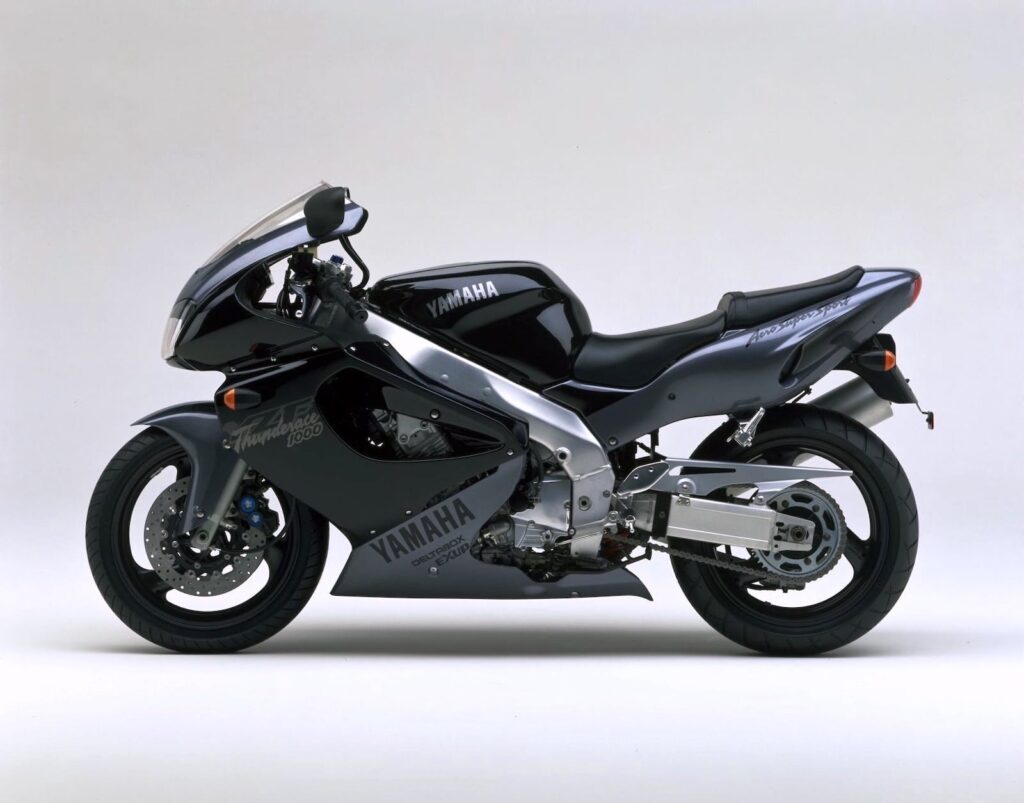 Yamaha YZF1000R Thunderace black lhs