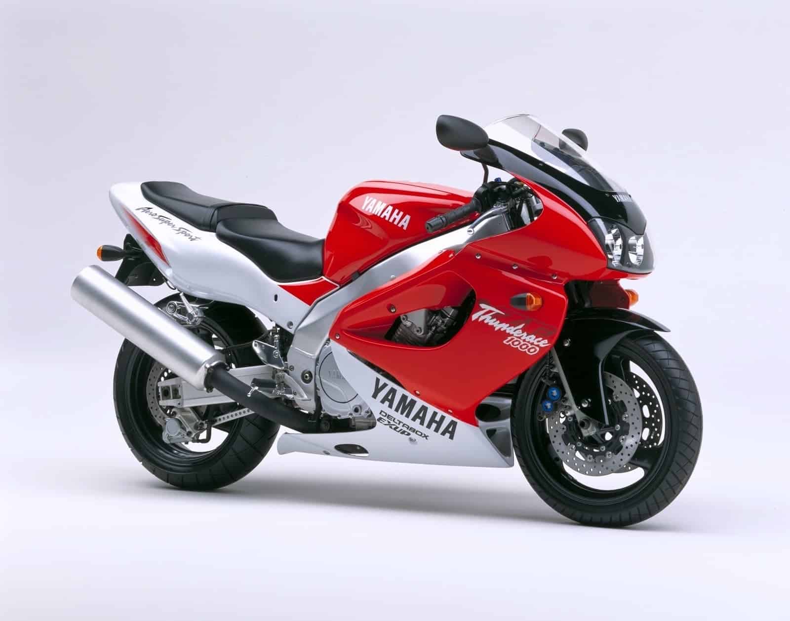 Yamaha YZF1000R Thunderace red and silver rhs 3-4 studio