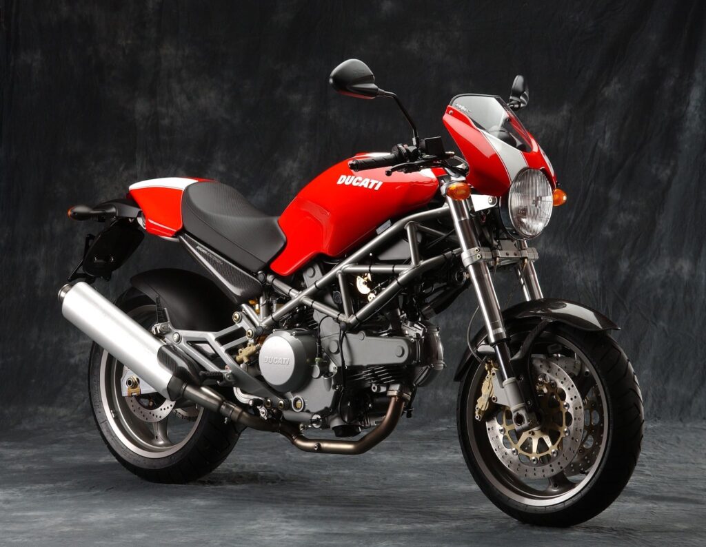 Ducati Monster 620 rhs 3-4