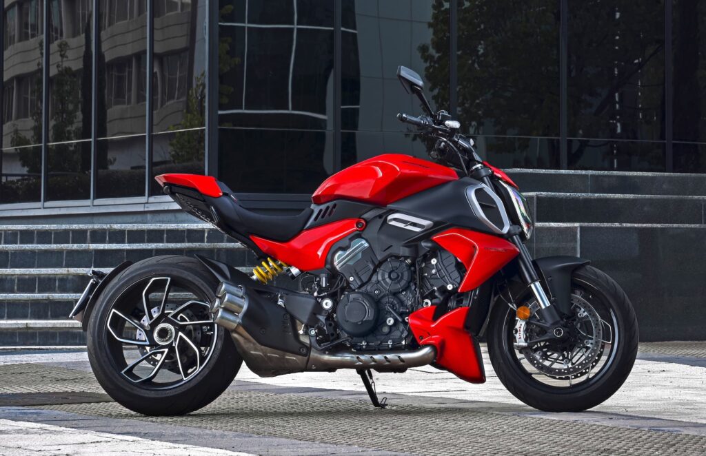 2023 Ducati Diavel V4 red static right small