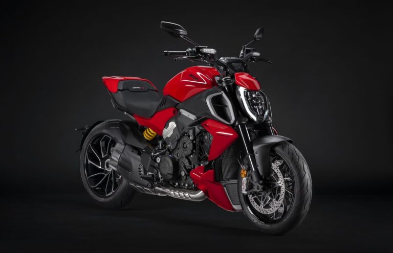 Ducati Diavel V4 (2023+) Maintenance Schedule and Service Intervals
