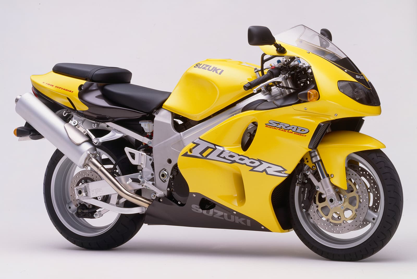 Suzuki TL1000R full fairing yellow RHS 3-4 studio