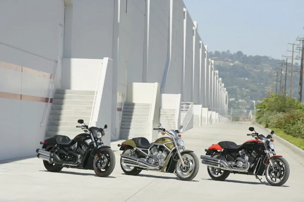 2007 Harley-Davidson VRSCR Street Rod Static 3 bikes