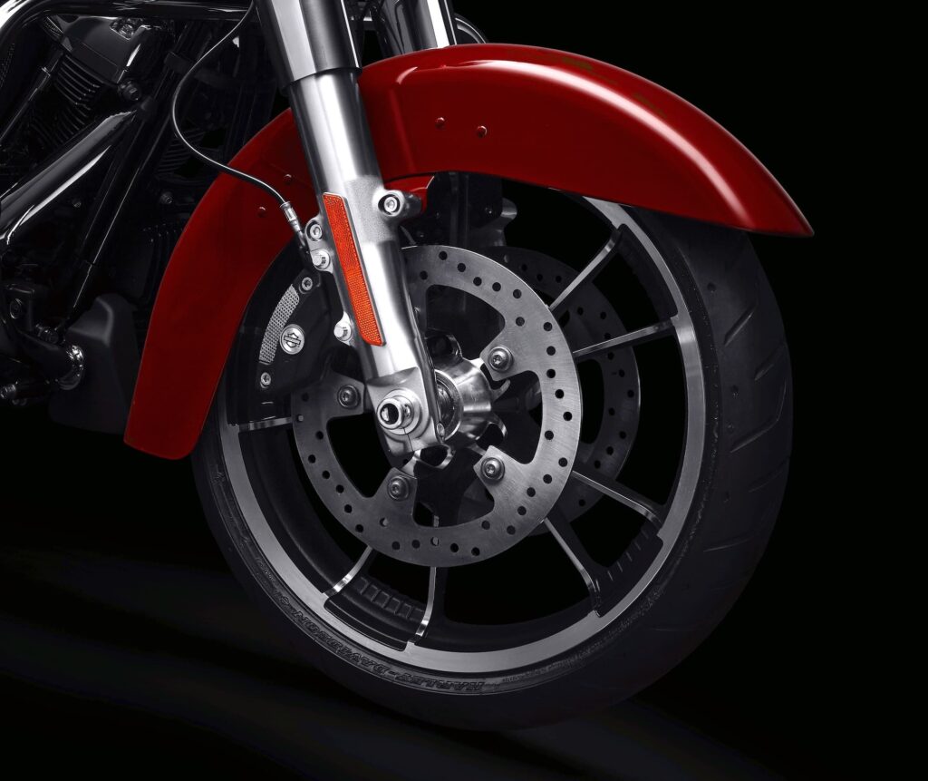 2021 FLHX Street Glide wheel and suspension