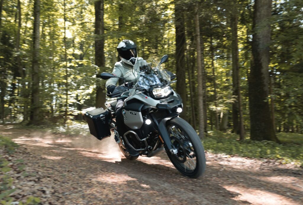 BMW F 900 GS Adventure action riding