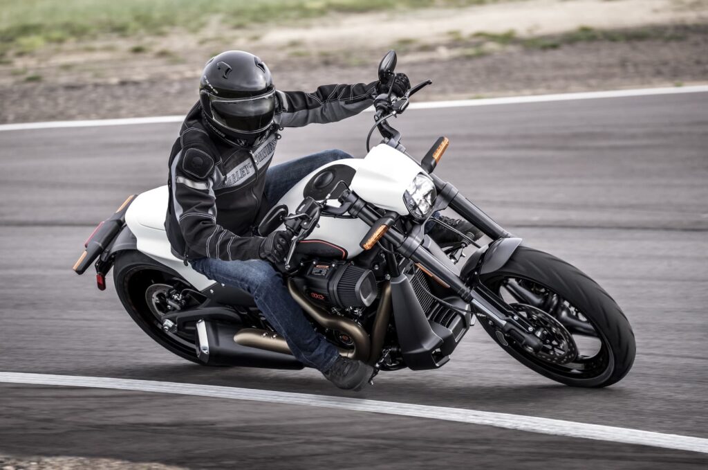 2019 Harley-Davidson FXDRS White Action 2