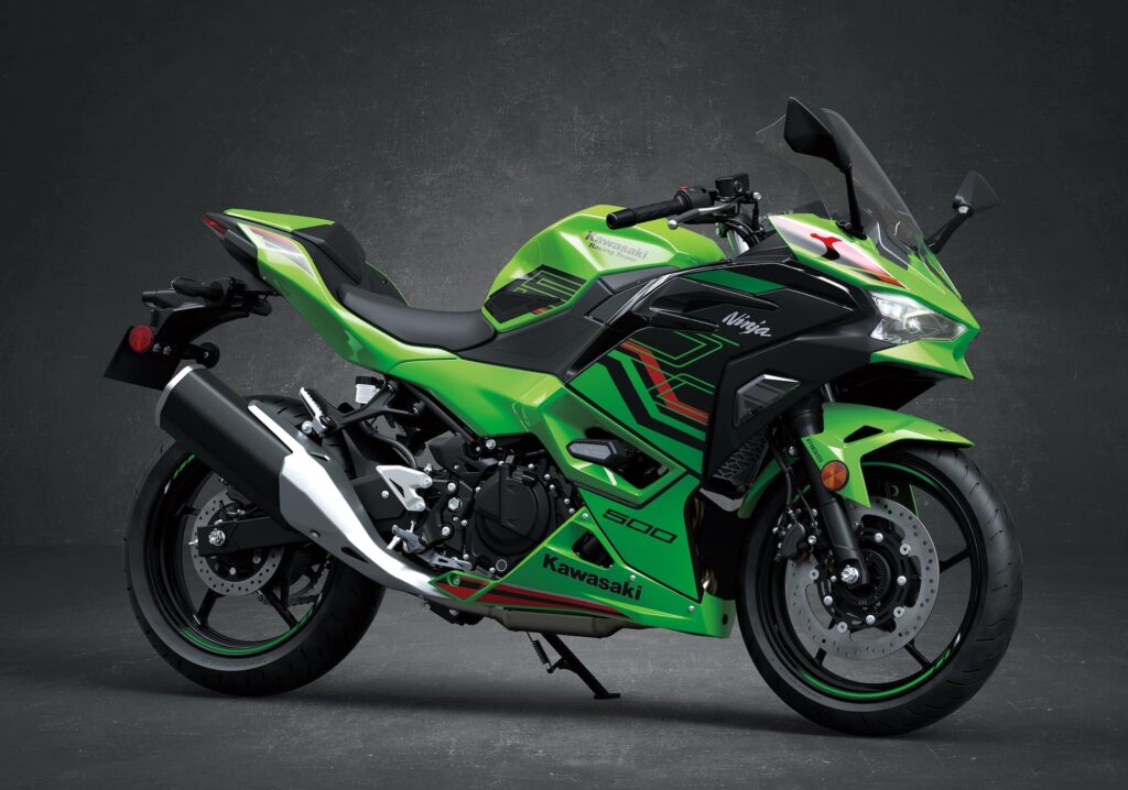 2024 Kawasaki Ninja 500 Green RHS 3-4 black background