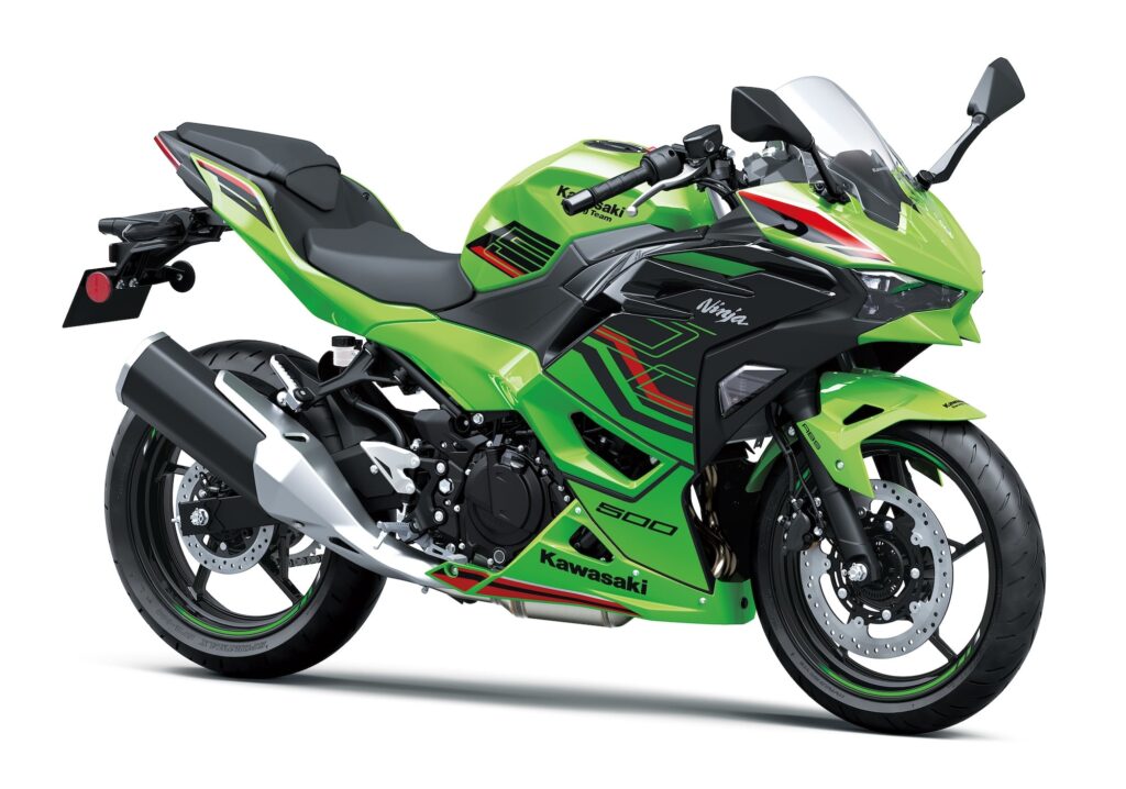 2024 Kawasaki Ninja 500 green studio rhs 3-4