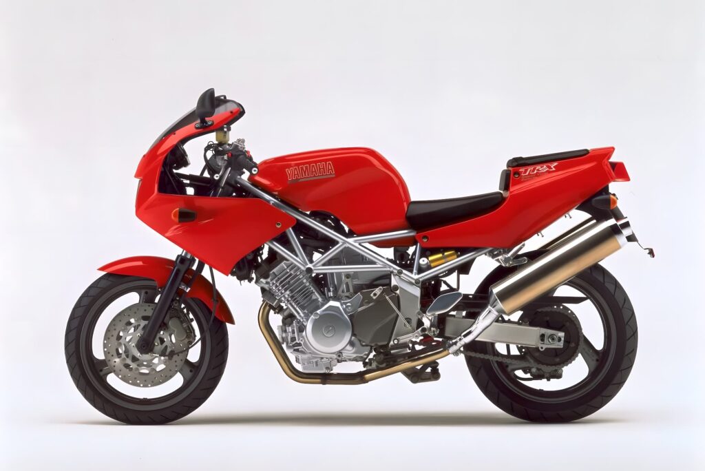 Yamaha TRX850 Studio Red lhs