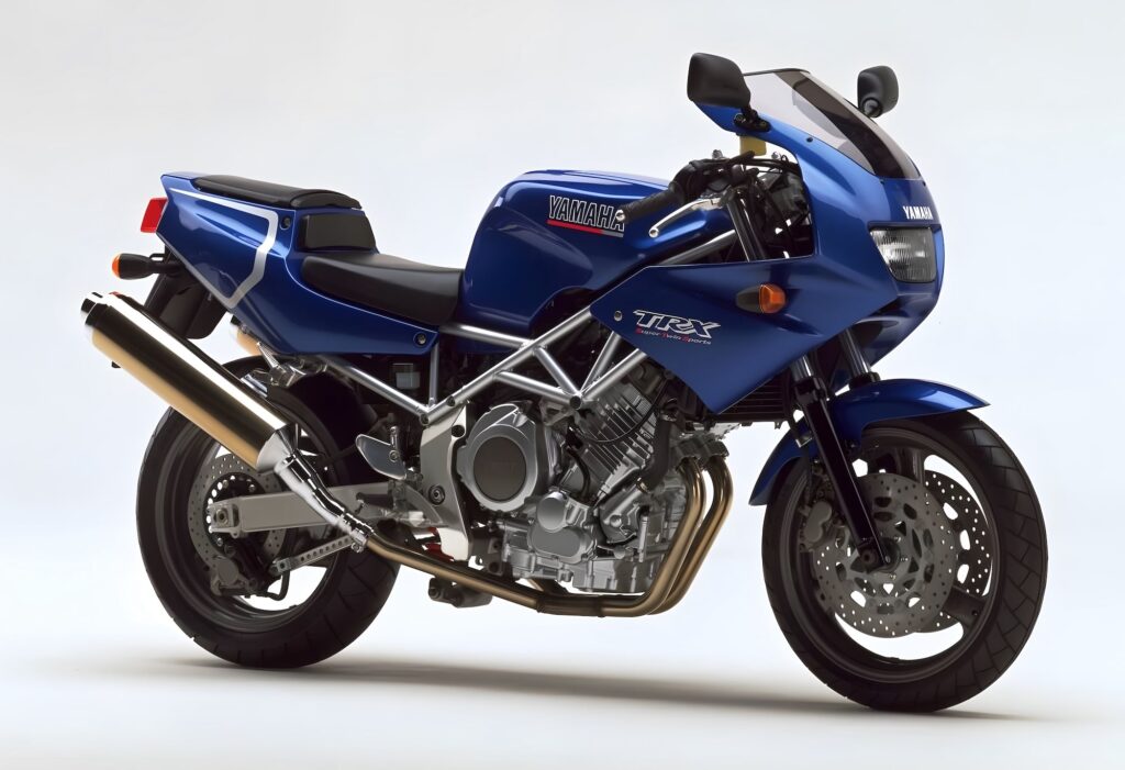 Yamaha TRX850 Studio blue RHS 3-4 studio crisp