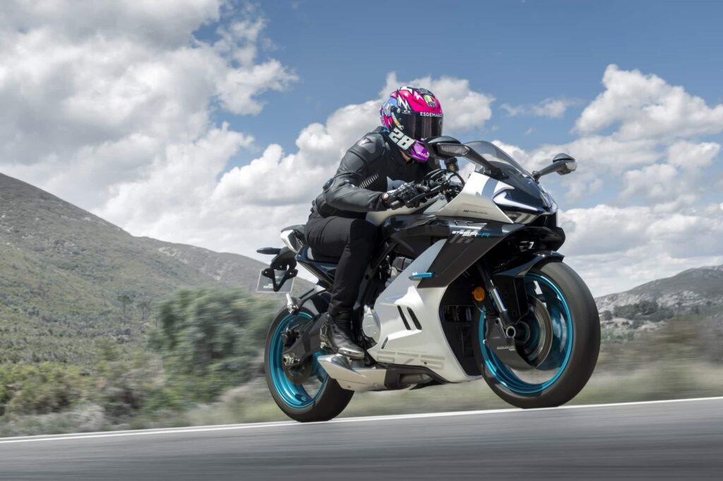 2025 CFMOTO 675SR-R