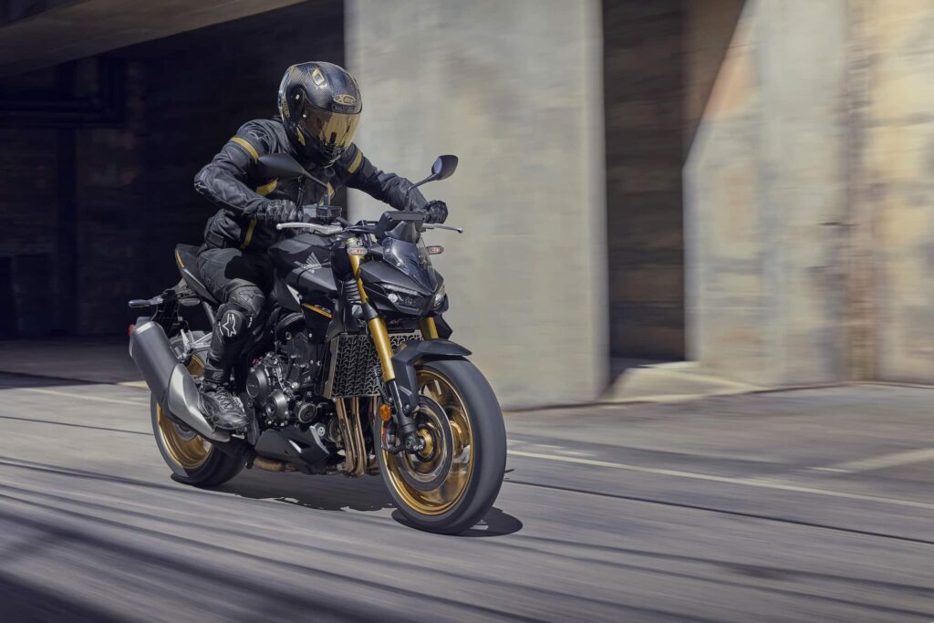 25 Honda CB1000 Hornet SP action