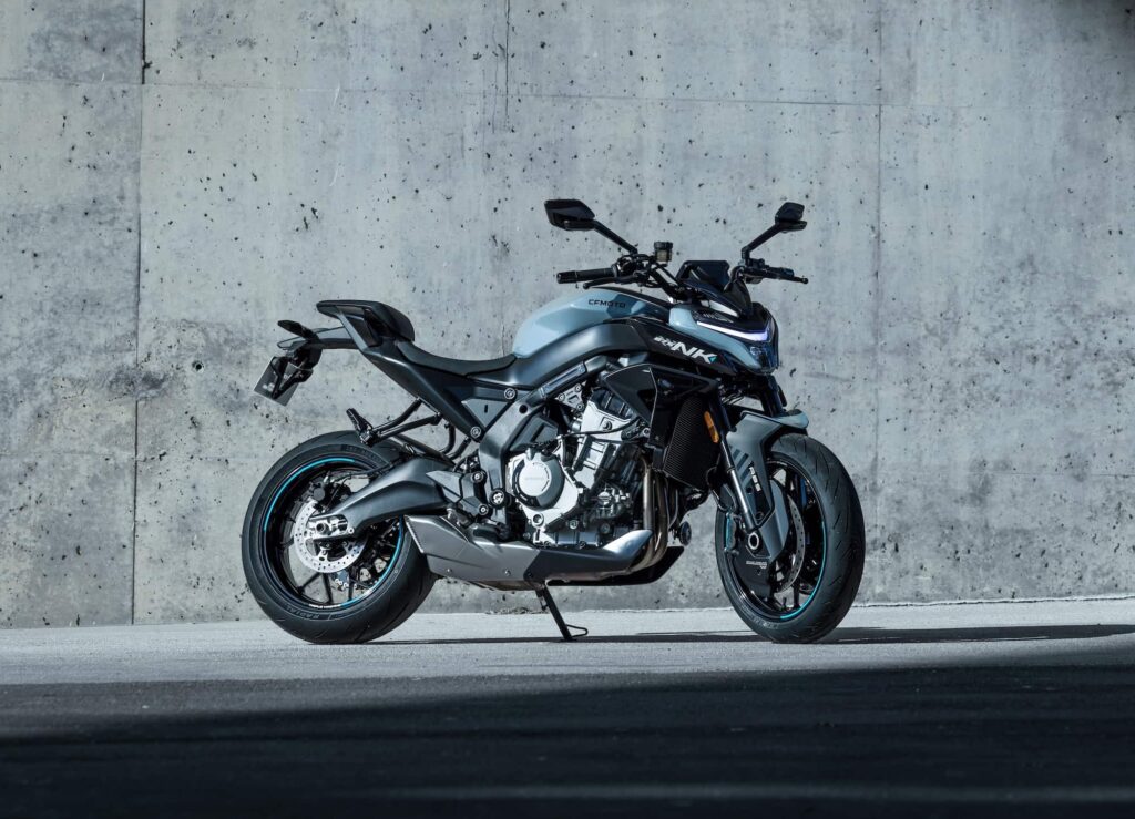 CFMOTO 675 NK 2025 Tundra Grey_Static (1)