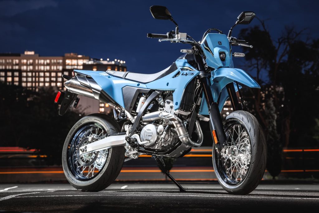 Suzuki DR-Z4S and DR-Z4SM Maintenance Schedule and Service Intervals 4 2025 Suzuki DR-Z4SM RHS 3-4