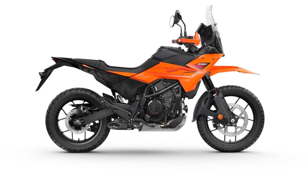 MY25-KTM-390-Adventure-X-Orange-90-right_04_STUDIO. Photographer: Tschann E.