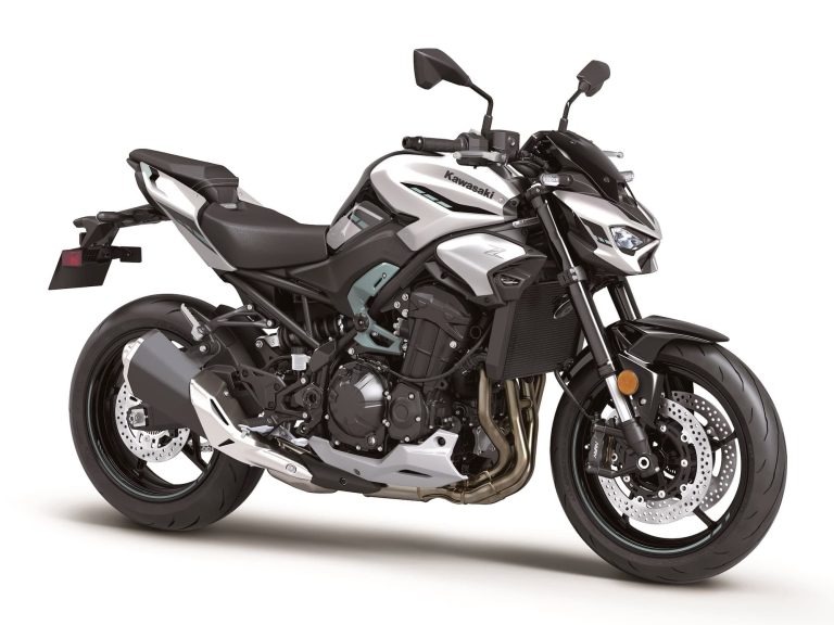 2025 Kawasaki Z900 in white, right-front three-quarter view